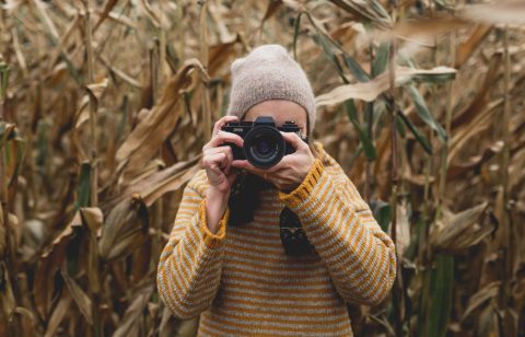 autumn-photographer-taking-picture_925x.jpg autumn-photographer-taking-picture_925x.jpg